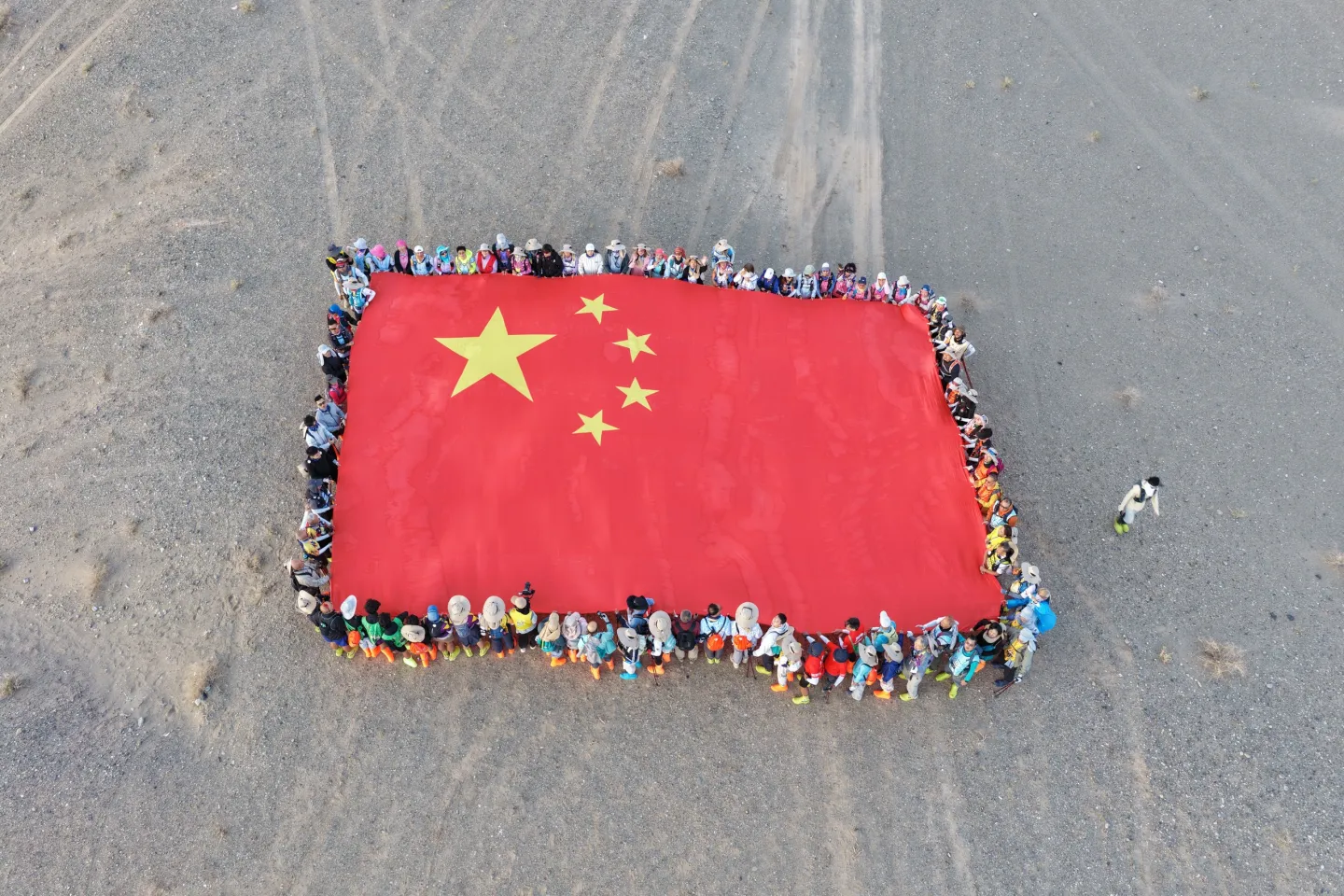 第三屆戈壁慈善行活動相片 - 航拍空鏡 - 2026-06-24